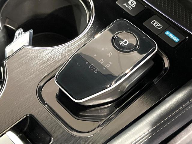 エクストレイル Ｇ　ｅ－４ＯＲＣＥ　４ＷＤ　全周囲カメラ　１００Ｖ電源　衝突被害軽減システム　禁煙車　電動リアゲート　レザーシート　全席シートヒーター　コーナーセンサー　スマートキー　ＬＥＤヘッド　ＥＴＣ２．０　純正１９インチアルミ（39枚目）