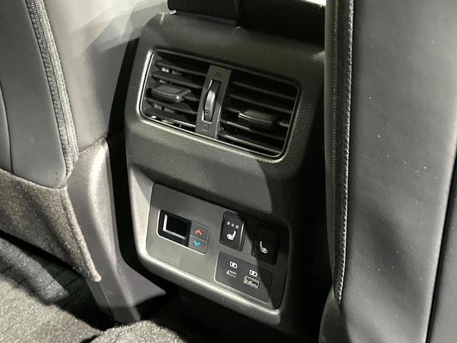 エクストレイル Ｇ　ｅ－４ＯＲＣＥ　４ＷＤ　全周囲カメラ　１００Ｖ電源　衝突被害軽減システム　禁煙車　電動リアゲート　レザーシート　全席シートヒーター　コーナーセンサー　スマートキー　ＬＥＤヘッド　ＥＴＣ２．０　純正１９インチアルミ（45枚目）