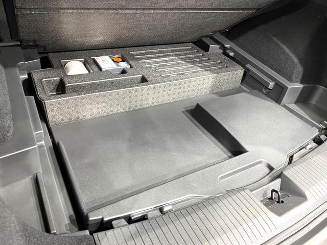 エクストレイル Ｇ　ｅ－４ＯＲＣＥ　４ＷＤ　全周囲カメラ　１００Ｖ電源　衝突被害軽減システム　禁煙車　電動リアゲート　レザーシート　全席シートヒーター　コーナーセンサー　スマートキー　ＬＥＤヘッド　ＥＴＣ２．０　純正１９インチアルミ（55枚目）