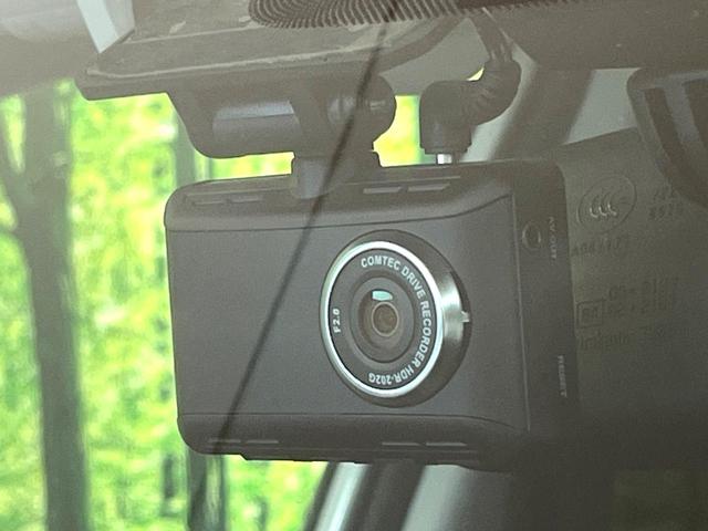 フォレスター Ｓ－リミテッド　バックカメラ　衝突被害軽減システム　禁煙車　電動リアゲート　ハーフレザーシート　ドラレコ　スマートキー　ＬＥＤヘッド　ビルトインＥＴＣ　純正１８インチアルミ　車線逸脱警報　オートライト（4枚目）