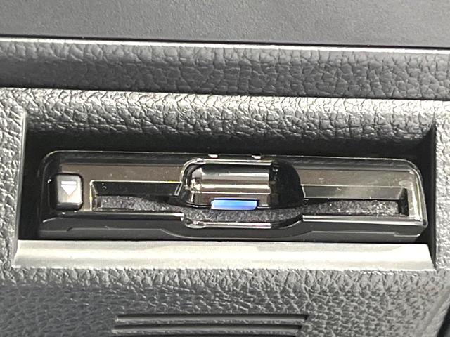 フォレスター Ｓ－リミテッド　バックカメラ　衝突被害軽減システム　禁煙車　電動リアゲート　ハーフレザーシート　ドラレコ　スマートキー　ＬＥＤヘッド　ビルトインＥＴＣ　純正１８インチアルミ　車線逸脱警報　オートライト（5枚目）