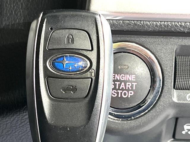 フォレスター Ｓ－リミテッド　バックカメラ　衝突被害軽減システム　禁煙車　電動リアゲート　ハーフレザーシート　ドラレコ　スマートキー　ＬＥＤヘッド　ビルトインＥＴＣ　純正１８インチアルミ　車線逸脱警報　オートライト（7枚目）