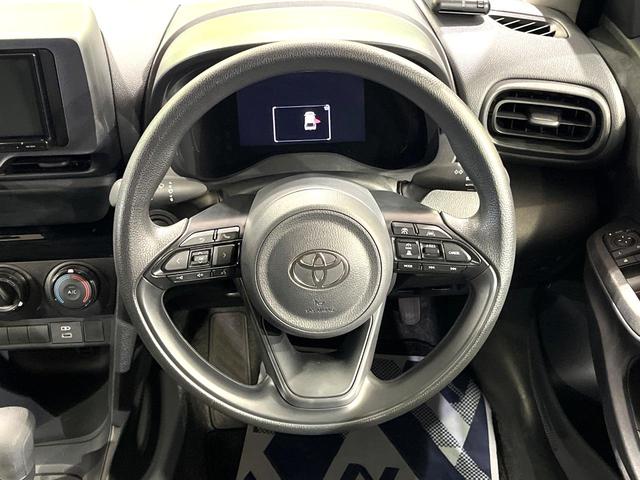 ヤリスクロス Ｘ　ＳＤナビ　バックカメラ　衝突被害軽減システム　レーダークルーズ　禁煙車　ドラレコ　コーナーセンサー　スマートキー　ＥＴＣ　オートハイビーム　車線逸脱警報　オートライト　Ｂｌｕｅｔｏｏｔｈ　フルセグ（11枚目）