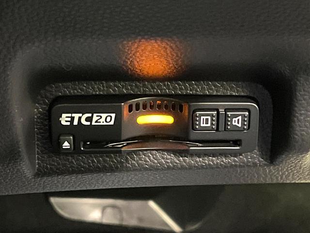 ヴェゼル ｅ：ＨＥＶ　Ｚ　全周囲カメラ　プレミアムオーディオ　メーカーナビ　ＥＴＣ２．０　ワイヤレス充電　登録済未使用車　電動リアゲート　シートヒーター　シーケンシャルウィンカー　ブラインドスポットモニター　後退出庫サポート（8枚目）