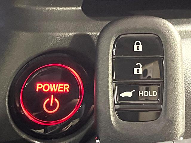 ヴェゼル ｅ：ＨＥＶ　Ｚ　全周囲カメラ　プレミアムオーディオ　メーカーナビ　ＥＴＣ２．０　ワイヤレス充電　登録済未使用車　電動リアゲート　シートヒーター　シーケンシャルウィンカー　ブラインドスポットモニター　後退出庫サポート（9枚目）