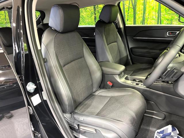 ヴェゼル ｅ：ＨＥＶ　Ｚ　全周囲カメラ　プレミアムオーディオ　メーカーナビ　ＥＴＣ２．０　ワイヤレス充電　登録済未使用車　電動リアゲート　シートヒーター　シーケンシャルウィンカー　ブラインドスポットモニター　後退出庫サポート（10枚目）