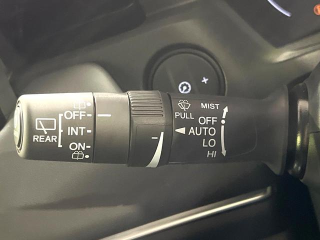 ヴェゼル ｅ：ＨＥＶ　Ｚ　全周囲カメラ　プレミアムオーディオ　メーカーナビ　ＥＴＣ２．０　ワイヤレス充電　登録済未使用車　電動リアゲート　シートヒーター　シーケンシャルウィンカー　ブラインドスポットモニター　後退出庫サポート（26枚目）