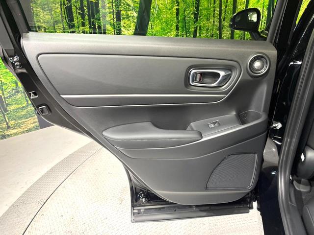 ヴェゼル ｅ：ＨＥＶ　Ｚ　全周囲カメラ　プレミアムオーディオ　メーカーナビ　ＥＴＣ２．０　ワイヤレス充電　登録済未使用車　電動リアゲート　シートヒーター　シーケンシャルウィンカー　ブラインドスポットモニター　後退出庫サポート（40枚目）