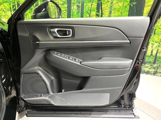 ヴェゼル ｅ：ＨＥＶ　Ｚ　全周囲カメラ　プレミアムオーディオ　メーカーナビ　ＥＴＣ２．０　ワイヤレス充電　登録済未使用車　電動リアゲート　シートヒーター　シーケンシャルウィンカー　ブラインドスポットモニター　後退出庫サポート（41枚目）