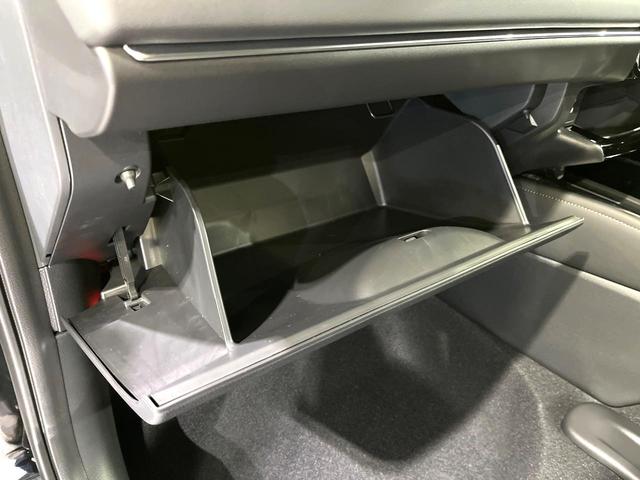 ヴェゼル ｅ：ＨＥＶ　Ｚ　全周囲カメラ　プレミアムオーディオ　メーカーナビ　ＥＴＣ２．０　ワイヤレス充電　登録済未使用車　電動リアゲート　シートヒーター　シーケンシャルウィンカー　ブラインドスポットモニター　後退出庫サポート（44枚目）