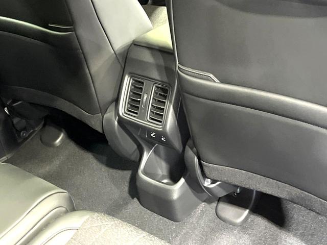 ヴェゼル ｅ：ＨＥＶ　Ｚ　全周囲カメラ　プレミアムオーディオ　メーカーナビ　ＥＴＣ２．０　ワイヤレス充電　登録済未使用車　電動リアゲート　シートヒーター　シーケンシャルウィンカー　ブラインドスポットモニター　後退出庫サポート（45枚目）