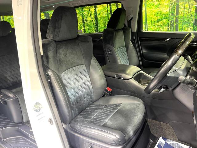 アルファード ２．５Ｓ　Ｃパッケージ　サンルーフ　純正１０型ナビ　プリクラッシュセーフティ　レーダークルーズ　両側電動ドア　禁煙車　電動リアゲート　コーナーセンサー　バックカメラ　ＥＴＣ　ドラレコ　ハンドルヒーター　後席オットマンシート（8枚目）