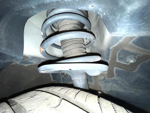 アルファード ２．５Ｓ　Ｃパッケージ　サンルーフ　純正１０型ナビ　プリクラッシュセーフティ　レーダークルーズ　両側電動ドア　禁煙車　電動リアゲート　コーナーセンサー　バックカメラ　ＥＴＣ　ドラレコ　ハンドルヒーター　後席オットマンシート（20枚目）