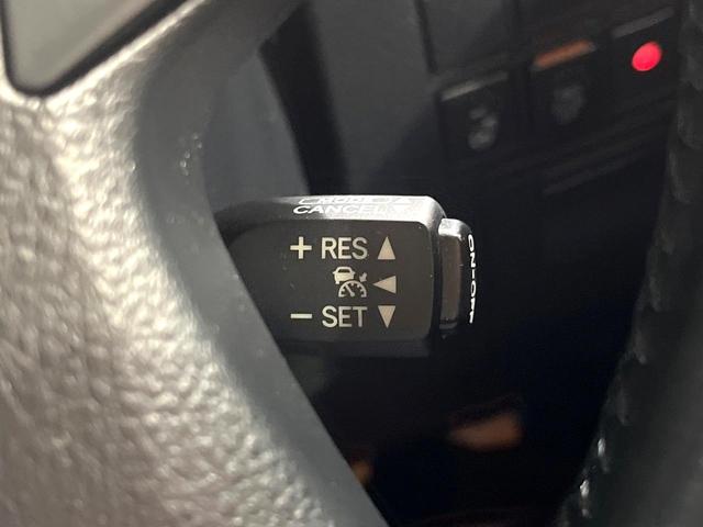 アルファード ２．５Ｓ　Ｃパッケージ　サンルーフ　純正１０型ナビ　プリクラッシュセーフティ　レーダークルーズ　両側電動ドア　禁煙車　電動リアゲート　コーナーセンサー　バックカメラ　ＥＴＣ　ドラレコ　ハンドルヒーター　後席オットマンシート（35枚目）