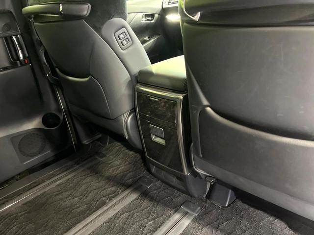 アルファード ２．５Ｓ　Ｃパッケージ　サンルーフ　純正１０型ナビ　プリクラッシュセーフティ　レーダークルーズ　両側電動ドア　禁煙車　電動リアゲート　コーナーセンサー　バックカメラ　ＥＴＣ　ドラレコ　ハンドルヒーター　後席オットマンシート（48枚目）