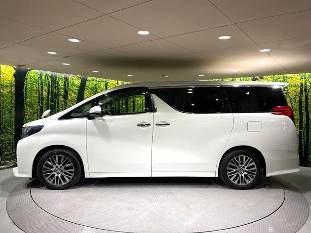 アルファード ２．５Ｓ　Ｃパッケージ　サンルーフ　純正１０型ナビ　プリクラッシュセーフティ　レーダークルーズ　両側電動ドア　禁煙車　電動リアゲート　コーナーセンサー　バックカメラ　ＥＴＣ　ドラレコ　ハンドルヒーター　後席オットマンシート（64枚目）