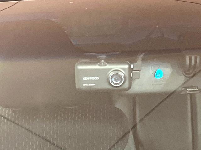 フィットハイブリッド Lパッケージ 純正SDナビ バックカメラ 衝突被害軽減システム 禁煙車 ハーフレザーシート ドライブレコーダー コーナーセンサー スマートキー LEDヘッド ビルトインETC クルーズコントロール オートライト(6枚目)