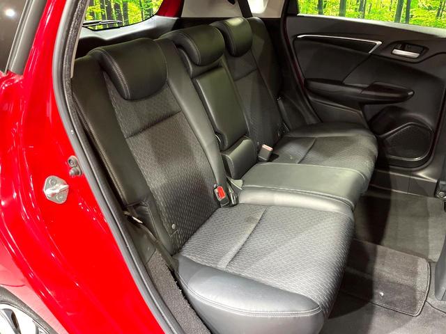 フィットハイブリッド Lパッケージ 純正SDナビ バックカメラ 衝突被害軽減システム 禁煙車 ハーフレザーシート ドライブレコーダー コーナーセンサー スマートキー LEDヘッド ビルトインETC クルーズコントロール オートライト(9枚目)