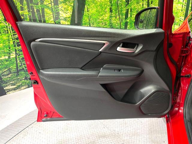 フィットハイブリッド Lパッケージ 純正SDナビ バックカメラ 衝突被害軽減システム 禁煙車 ハーフレザーシート ドライブレコーダー コーナーセンサー スマートキー LEDヘッド ビルトインETC クルーズコントロール オートライト(37枚目)