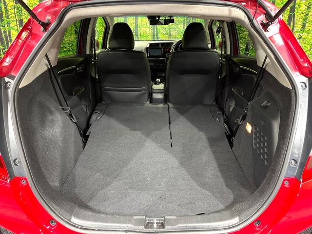 フィットハイブリッド Lパッケージ 純正SDナビ バックカメラ 衝突被害軽減システム 禁煙車 ハーフレザーシート ドライブレコーダー コーナーセンサー スマートキー LEDヘッド ビルトインETC クルーズコントロール オートライト(45枚目)