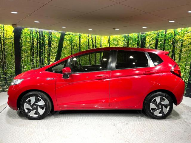 フィットハイブリッド Lパッケージ 純正SDナビ バックカメラ 衝突被害軽減システム 禁煙車 ハーフレザーシート ドライブレコーダー コーナーセンサー スマートキー LEDヘッド ビルトインETC クルーズコントロール オートライト(55枚目)