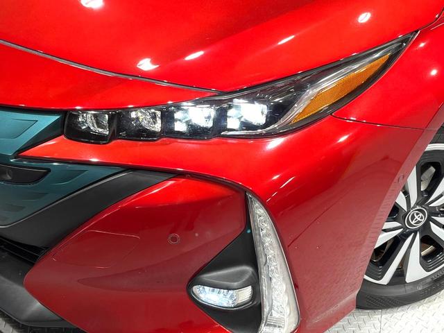 プリウスＰＨＶ Ａ　純正１１．６インチＳＤナビ　バックカメラ　衝突被害軽減システム　レーダークルーズ　コーナーセンサー　スマートキー　ＬＥＤヘッド　ビルトインＥＴＣ　純正１５インチアルミ　オートハイビーム　車線逸脱警報（12枚目）