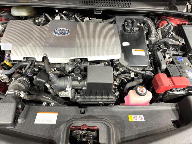 プリウスＰＨＶ Ａ　純正１１．６インチＳＤナビ　バックカメラ　衝突被害軽減システム　レーダークルーズ　コーナーセンサー　スマートキー　ＬＥＤヘッド　ビルトインＥＴＣ　純正１５インチアルミ　オートハイビーム　車線逸脱警報（18枚目）