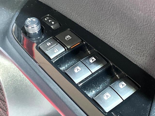 プリウスＰＨＶ Ａ　純正１１．６インチＳＤナビ　バックカメラ　衝突被害軽減システム　レーダークルーズ　コーナーセンサー　スマートキー　ＬＥＤヘッド　ビルトインＥＴＣ　純正１５インチアルミ　オートハイビーム　車線逸脱警報（64枚目）