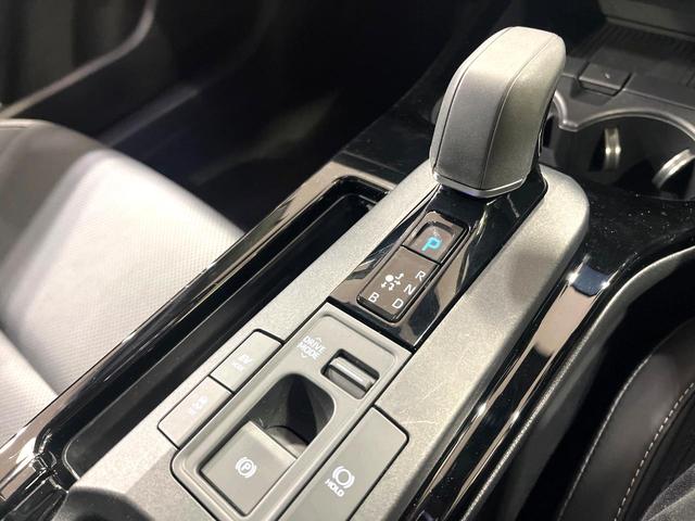 プリウス Z ガラスルーフ 全周囲カメラ 100V電源 衝突被害軽減システム レーダークルーズ 禁煙車 電動リアゲート レザーシート パワーシート コーナーセンサー スマートキー LEDヘッド ETC2.0(32枚目)