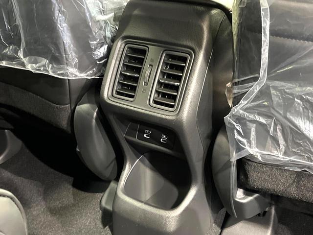 ヴェゼル e:HEV RS 登録済未使用車 全周囲カメラ 衝突被害軽減システム 電動リアゲート コーナーセンサー スマートキー LEDヘッド ETC2.0 純正18インチアルミ オートハイビーム オートライト オートエアコン(52枚目)