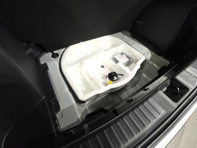 ヤリスクロス ハイブリッドZ 全周囲カメラ 衝突被害軽減システム レーダークルーズ 禁煙車 ハーフレザーシート パワーシート ドラレコ コーナーセンサー スマートキー LEDヘッド ETC2.0 純正18インチアルミ(45枚目)