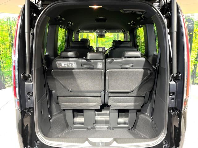 ステップワゴン スパーダ　登録済未使用車　純正１１．４型ナビ　両側電動ドア　バックカメラ　衝突被害軽減システム　コーナーセンサー　ブラインドスポットモニター　電動リアゲート　ＬＥＤヘッド　純正１６インチアルミ（11枚目）