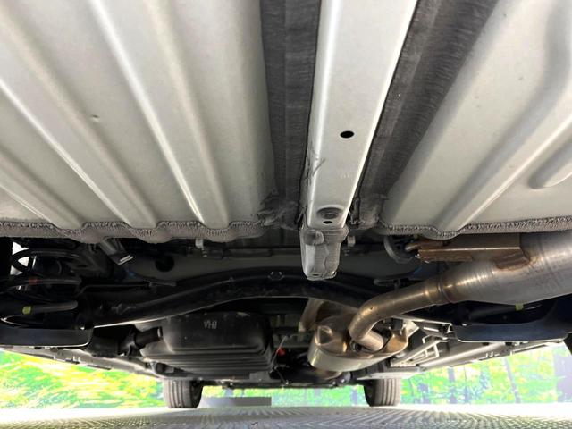 ヴォクシー ハイブリッドＳ－Ｚ　快適利便ＰＫＧ　１４型後席モニター　１０．５型ナビ　ブラインドスポットモニター　三眼ＬＥＤヘッドライト　電動リアゲート　前中列シートヒーター　後席オットマン　禁煙車　両側電動ドア　ＡＣ１００Ｖ（21枚目）