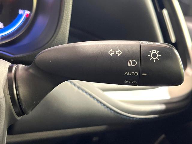 ヴォクシー ハイブリッドＳ－Ｚ　快適利便ＰＫＧ　１４型後席モニター　１０．５型ナビ　ブラインドスポットモニター　三眼ＬＥＤヘッドライト　電動リアゲート　前中列シートヒーター　後席オットマン　禁煙車　両側電動ドア　ＡＣ１００Ｖ（33枚目）