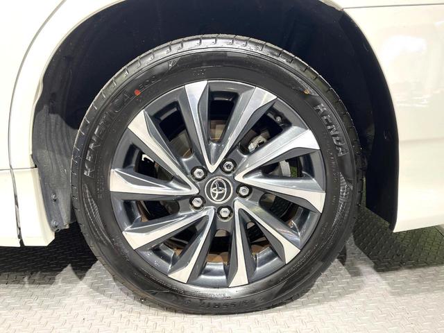 ヴォクシー ハイブリッドＳ－Ｚ　快適利便ＰＫＧ　１４型後席モニター　１０．５型ナビ　ブラインドスポットモニター　三眼ＬＥＤヘッドライト　電動リアゲート　前中列シートヒーター　後席オットマン　禁煙車　両側電動ドア　ＡＣ１００Ｖ（38枚目）