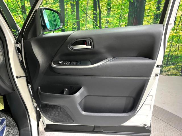 ヴォクシー ハイブリッドＳ－Ｚ　快適利便ＰＫＧ　１４型後席モニター　１０．５型ナビ　ブラインドスポットモニター　三眼ＬＥＤヘッドライト　電動リアゲート　前中列シートヒーター　後席オットマン　禁煙車　両側電動ドア　ＡＣ１００Ｖ（53枚目）