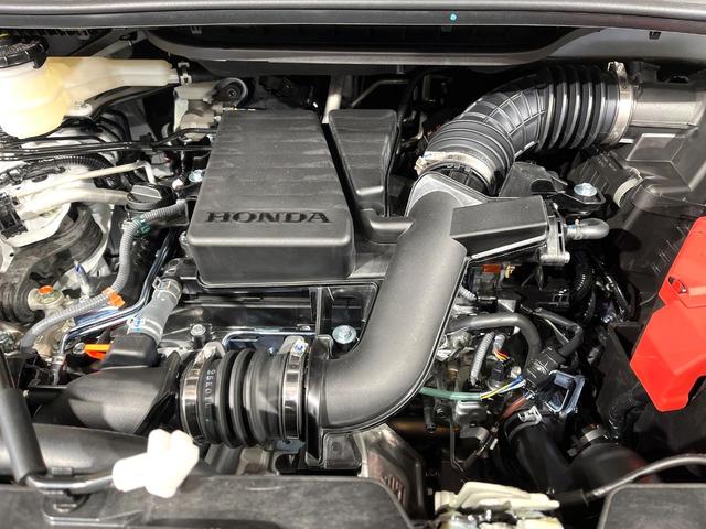 ステップワゴン スパーダ　登録済未使用車　純正１１．４型ナビ　両側電動ドア　電動リアゲート　バックカメラ　衝突軽減システム　ブラインドスポットモニター　レーダークルーズ　コーナーセンサー　ＬＥＤヘッド　純正１６インチアルミ（18枚目）