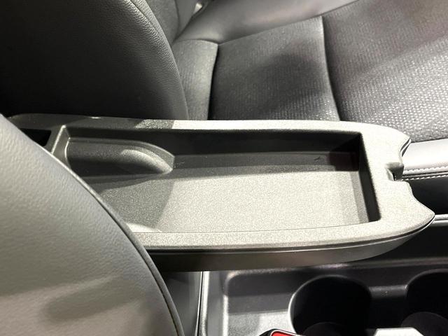 ヤリスクロス Ｚ　純正８インチナビ　バックカメラ　衝突被害軽減システム　レーダークルーズコントロール　禁煙車　パワーシート　ドラレコ　コーナーセンサー　スマートキー　ＬＥＤヘッド　ビルトインＥＴＣ　オートハイビーム（53枚目）