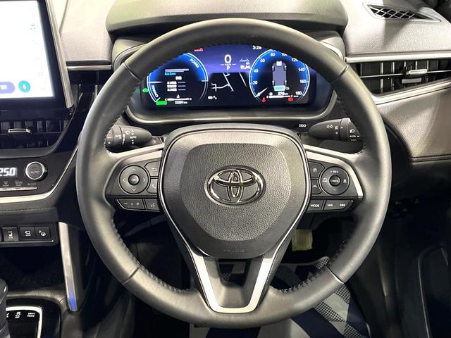 カローラクロス ハイブリッド　Ｚ　純正１０．５インチディスプレイオーディオ　ガラスルーフ　全周囲カメラ　衝突被害軽減システム　レーダークルーズ　禁煙車　電動リアゲート　パワーシート　スマートキー　ＥＴＣ２．０　純正１８インチアルミ（11枚目）