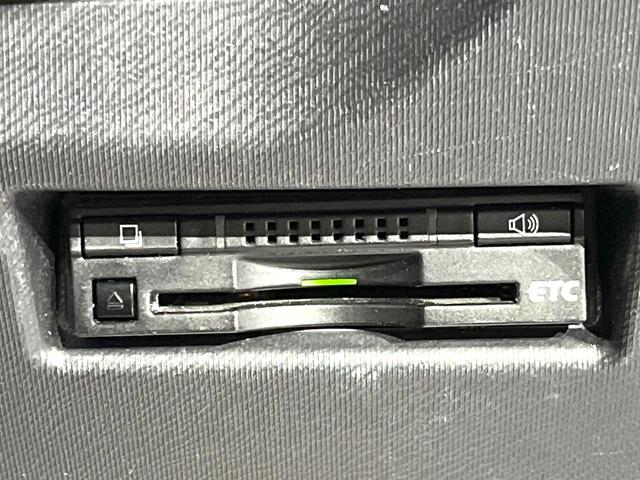 アクア Ｓ　純正ナビ　バックカメラ　禁煙車　ドライブレコーダー　スマートキー　ビルトインＥＴＣ　オートライト　オートエアコン　Ｂｌｕｅｔｏｏｔｈ　フルセグＴＶ　電動格納ミラー（6枚目）