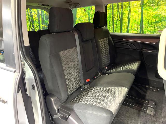 デリカＤ：５ Ｐ　純正１０型ナビ　両側電動ドア　全周囲カメラ　衝突被害軽減システム　レーダークルーズ　禁煙車　電動リアゲート　パワーシート　シートヒーター　ハンドルヒーター　ドラレコ　ＥＴＣ　スマートキー　ＬＥＤヘッド（9枚目）