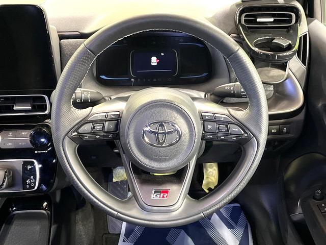 アクア ＧＲスポーツ　１０．５型ナビ　全周囲カメラ　１００Ｖ電源　衝突軽減システム　レーダークルーズ　禁煙車　ミラレコ　シートヒーター　コーナーセンサー　スマートキー　ＬＥＤヘッド　ＥＴＣ　純正１７インチアルミ（11枚目）