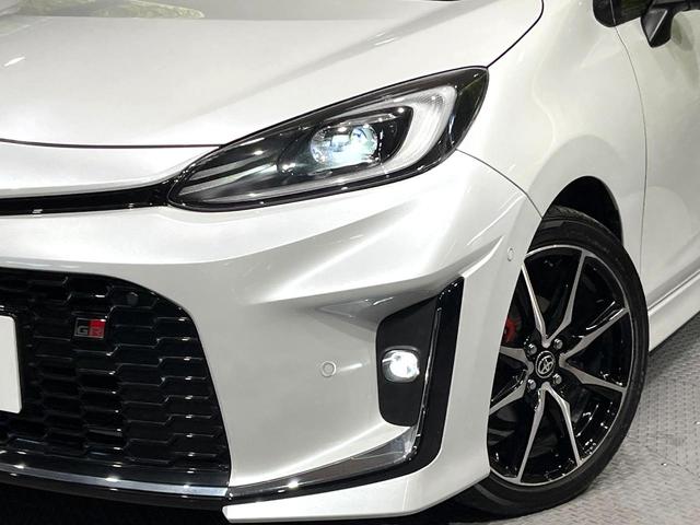 アクア ＧＲスポーツ　１０．５型ナビ　全周囲カメラ　１００Ｖ電源　衝突軽減システム　レーダークルーズ　禁煙車　ミラレコ　シートヒーター　コーナーセンサー　スマートキー　ＬＥＤヘッド　ＥＴＣ　純正１７インチアルミ（12枚目）