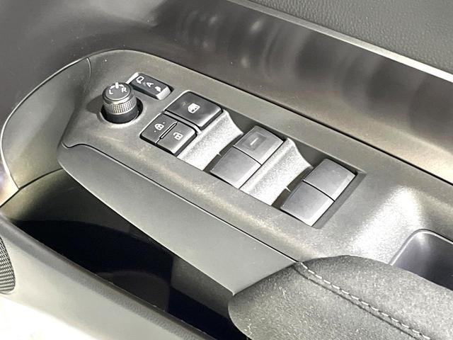 アクア ＧＲスポーツ　１０．５型ナビ　全周囲カメラ　１００Ｖ電源　衝突軽減システム　レーダークルーズ　禁煙車　ミラレコ　シートヒーター　コーナーセンサー　スマートキー　ＬＥＤヘッド　ＥＴＣ　純正１７インチアルミ（56枚目）