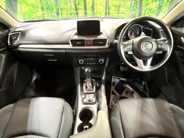 アクセラスポーツ １５Ｓツーリング　マツダコネクトナビ　バックカメラ　衝突被害軽減システム　レーダークルーズ　禁煙車　ドラレコ　スマートキー　ＨＩＤヘッド　ビルトインＥＴＣ　純正１６インチアルミ　オートライト　デュアルエアコン（2枚目）