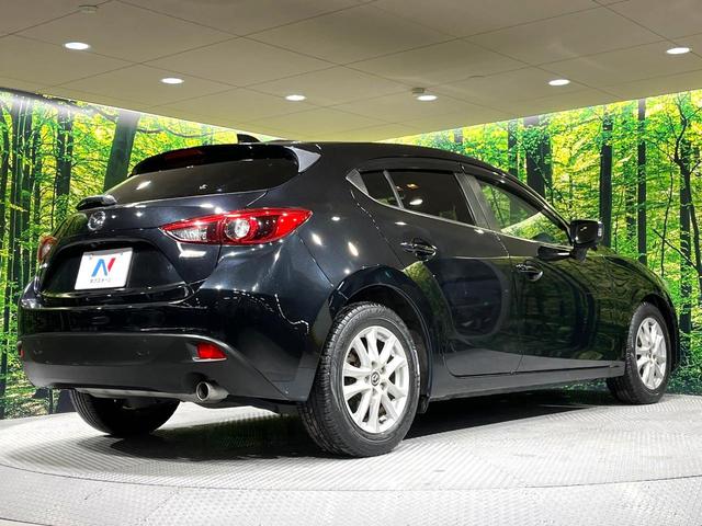 アクセラスポーツ １５Ｓツーリング　マツダコネクトナビ　バックカメラ　衝突被害軽減システム　レーダークルーズ　禁煙車　ドラレコ　スマートキー　ＨＩＤヘッド　ビルトインＥＴＣ　純正１６インチアルミ　オートライト　デュアルエアコン（17枚目）