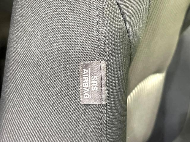 アクセラスポーツ １５Ｓツーリング　マツダコネクトナビ　バックカメラ　衝突被害軽減システム　レーダークルーズ　禁煙車　ドラレコ　スマートキー　ＨＩＤヘッド　ビルトインＥＴＣ　純正１６インチアルミ　オートライト　デュアルエアコン（39枚目）