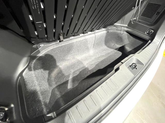 セレナ ｅ－パワー　ハイウェイスターＶ　純正１２．３型ナビ　登録済未使用車　両側電動ドア　全周囲カメラ　デジタルインナーミラー　プロパイロット　ＥＴＣ２．０　前後ドラレコ　コーナーセンサー　ＬＥＤヘッド　純正１６インチアルミ（47枚目）