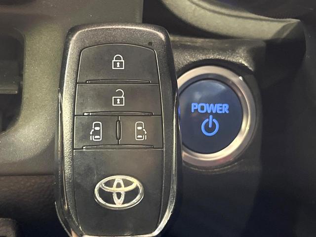 シエンタ ハイブリッドＧ　純正８型ＤＡ　両側電動ドア　全周囲カメラ　衝突被害軽減システム　禁煙車　ドラレコ　コーナーセンサー　スマートキー　ＬＥＤヘッド　ビルトインＥＴＣ　オートハイビーム　車線逸脱警報　オートライト（7枚目）