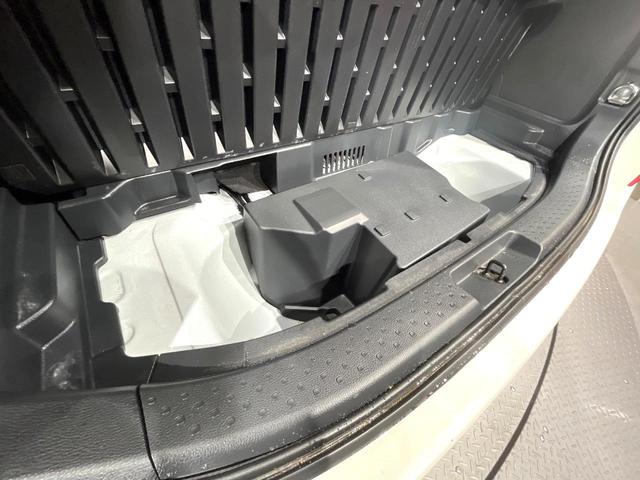 シエンタ ハイブリッドＧ　純正８型ＤＡ　両側電動ドア　全周囲カメラ　衝突被害軽減システム　禁煙車　ドラレコ　コーナーセンサー　スマートキー　ＬＥＤヘッド　ビルトインＥＴＣ　オートハイビーム　車線逸脱警報　オートライト（41枚目）